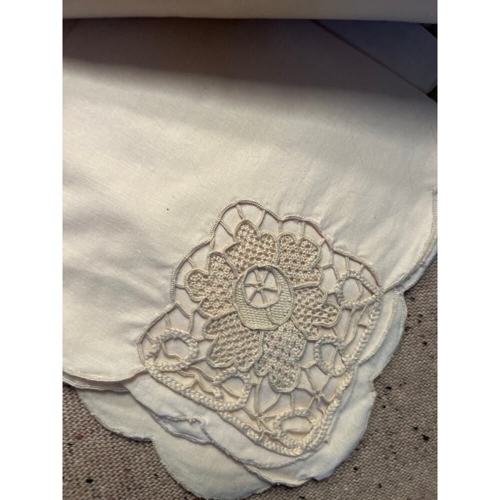 Vintage Set 15 Battenberg Lace Corner Ecru Cloth Napkins 16x16 Wedding Tea - Picture 2 of 4